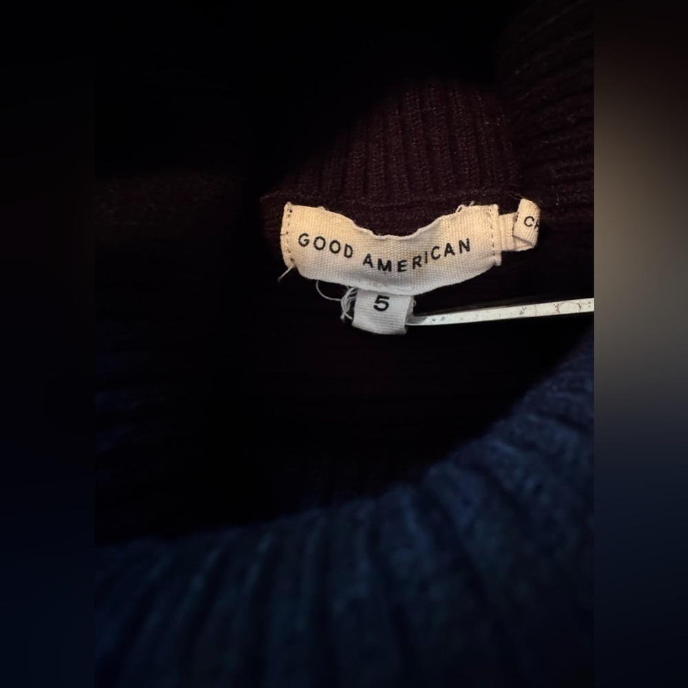 Good American Classic Black Turtleneck Sweater - Picture 10 of 11